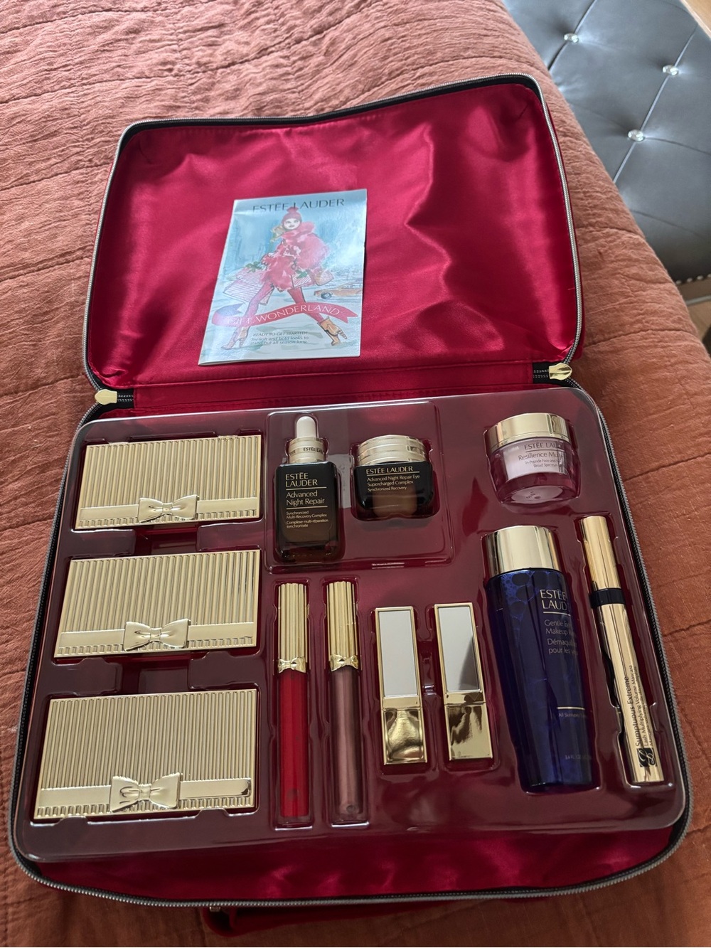 Estee Lauder Women Holiday Makeup Gift Set - Re